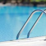 小学校４年生が中学校のプールを使用した水泳の授業で溺れて死亡